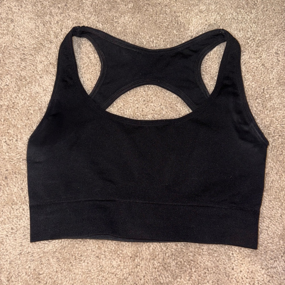 Black seamless eclipse NVGTN sports bra